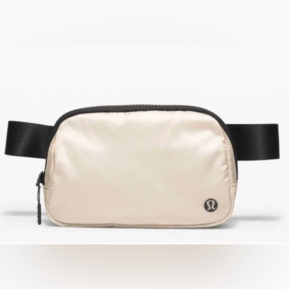 OG Lululemon Everywhere Belt Bag *1L in White Opal/Black